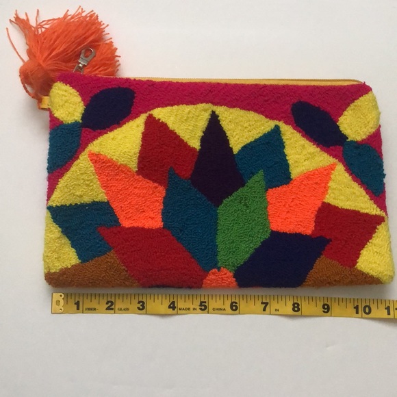 Authentic Handmade Colombian Wayuu Clutch - Picture 5 of 8